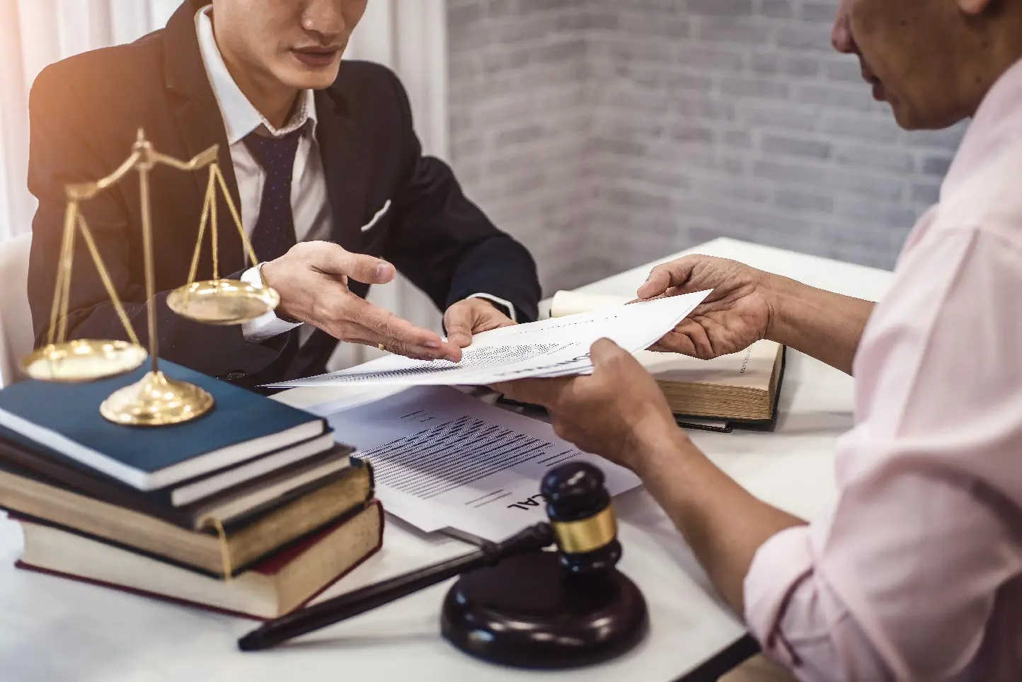 5 Things to Consider Before Choosing A Criminal Defence Lawyer